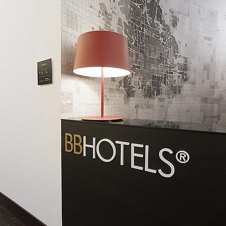 Bb Hotels Aparthotel Desuite Milano Exterior foto